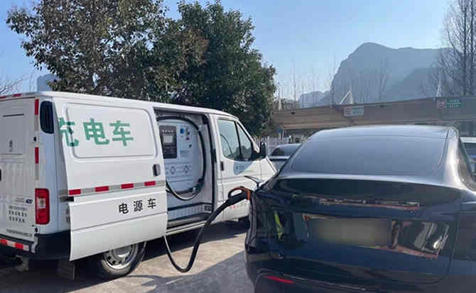 社旗汽车搭电