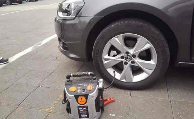 社旗汽车搭电案例